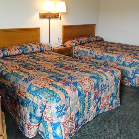 Travelers Inn & Suites Самтер Экстерьер фото