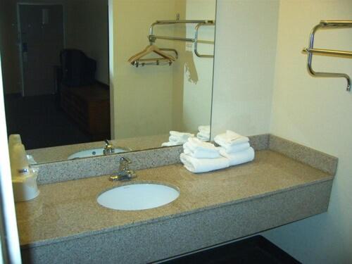 Travelers Inn & Suites Самтер Экстерьер фото