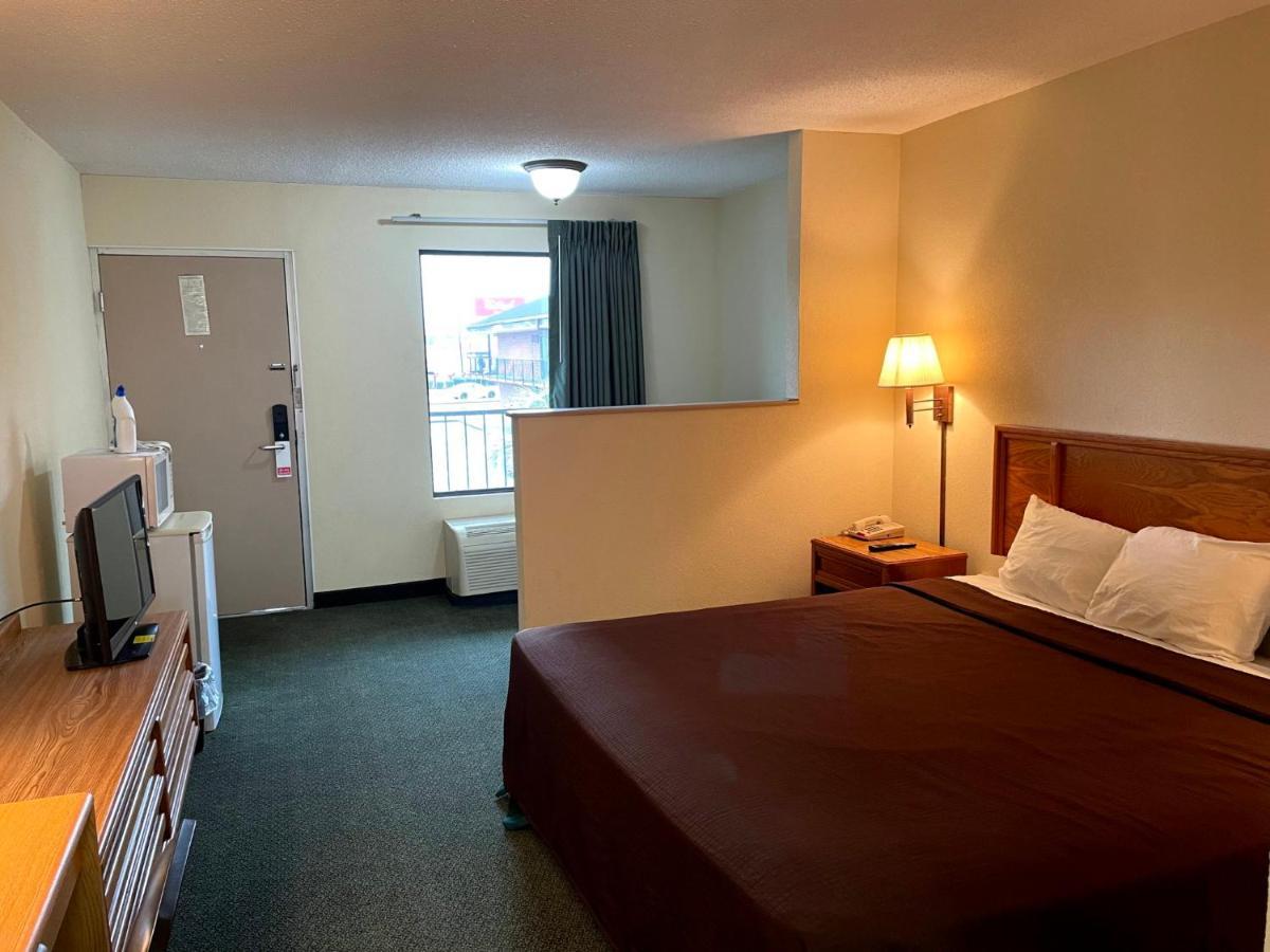 Travelers Inn & Suites Самтер Экстерьер фото