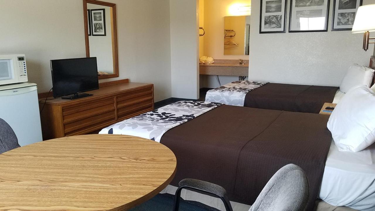 Travelers Inn & Suites Самтер Экстерьер фото
