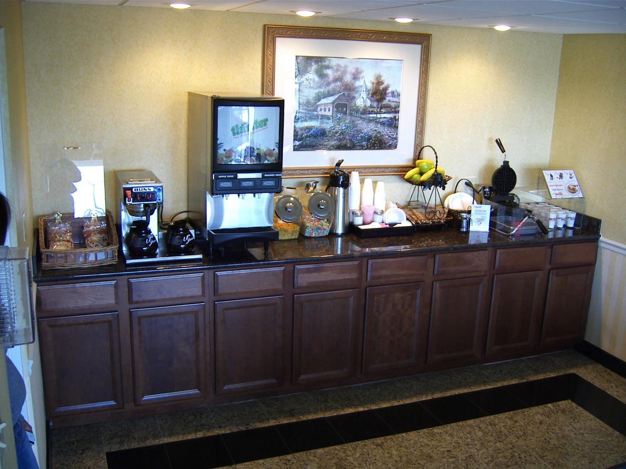 Travelers Inn & Suites Самтер Экстерьер фото