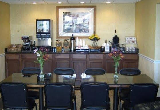 Travelers Inn & Suites Самтер Экстерьер фото